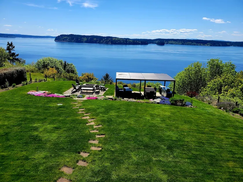 Fox Island Waterfront Retreat with Amazing View - Image 1