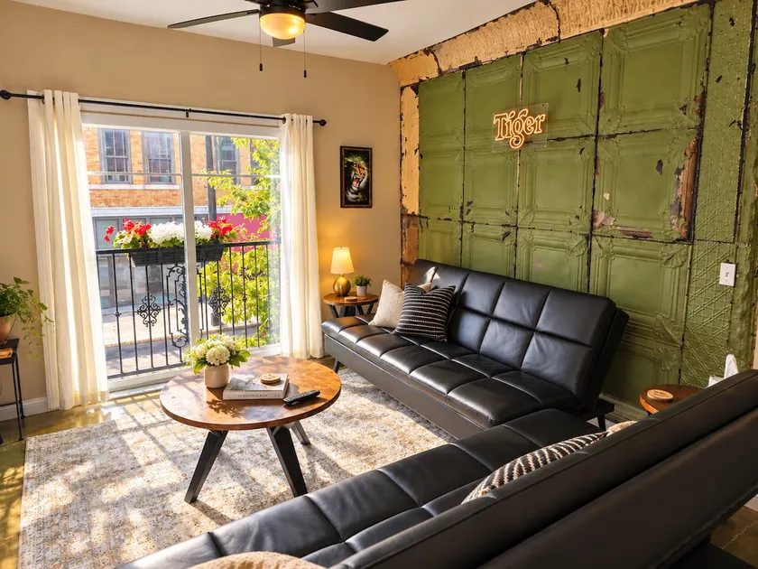 9th St. Beals Loft, Downtown Columbia - Image 1