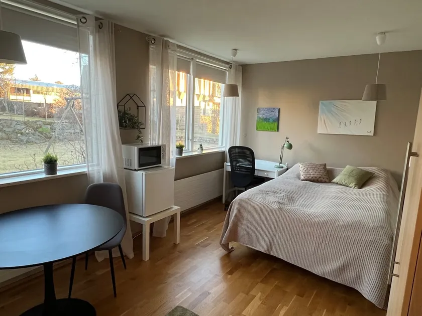 Bright and spacious, central location HG-00010685 - Image 1