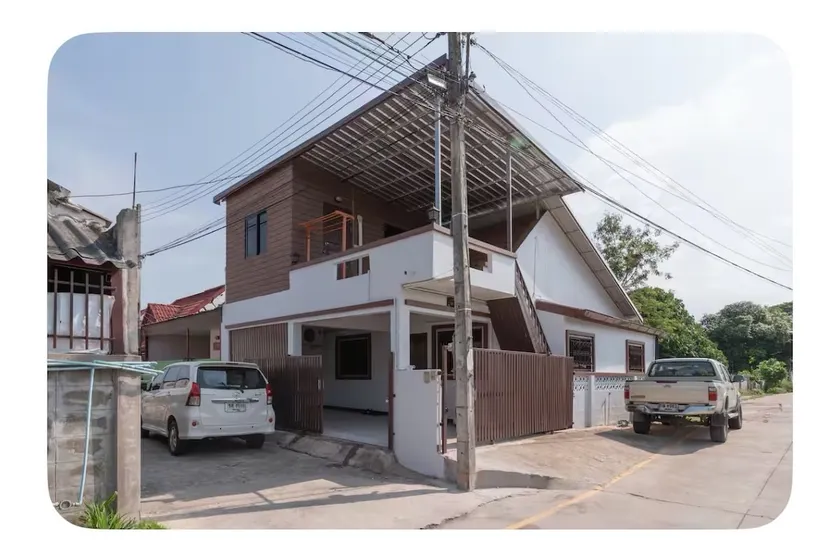 Donchai Paddad Family House - Image 1