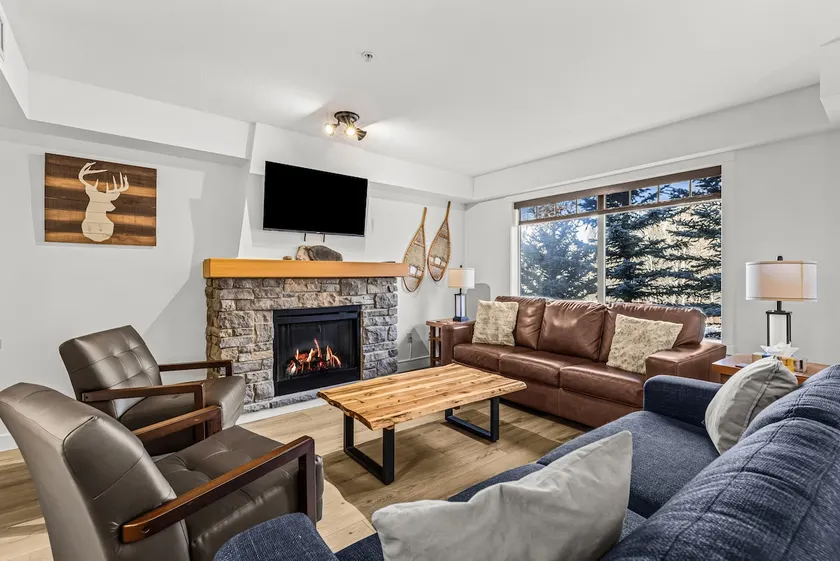 Hidden Gem 3BR Suite w/King Beds-BBQ-Hot Tub-Pets - Image 1