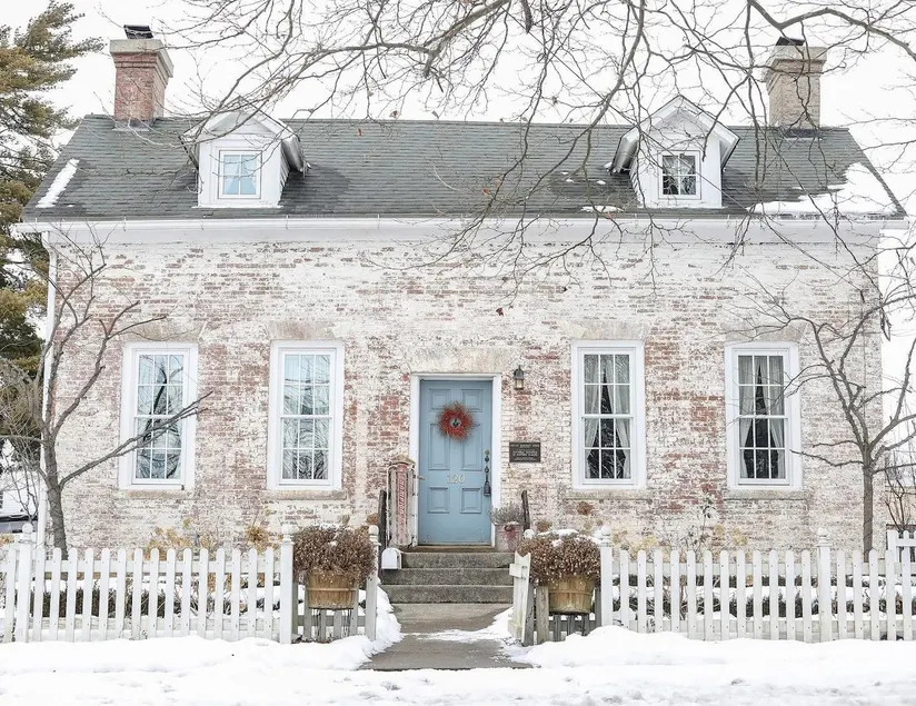 Historic Cottage in the Heart of the Village - Image 1