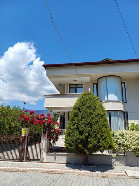 Detached villa 100m from the sea, in Kazdağları - Image 1