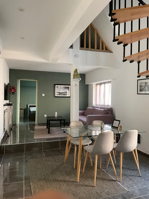 Charming Apartment - Image 1