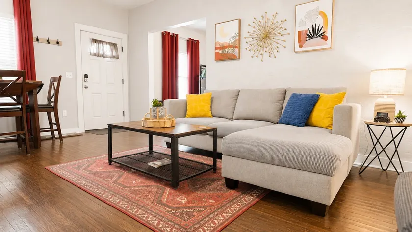 The Charm | Downtown + Dog Friendly - Image 1
