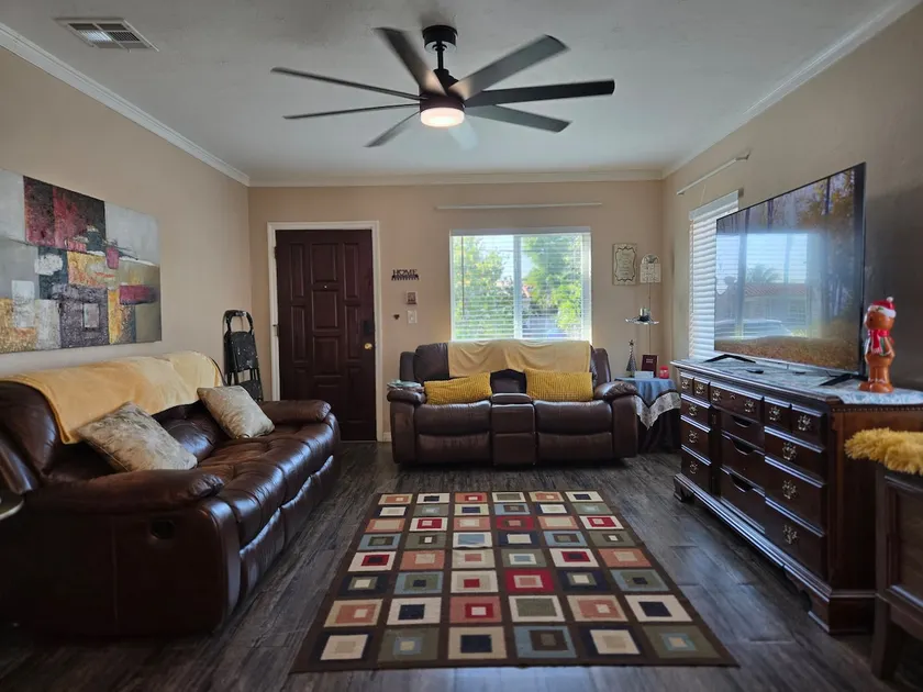 Spacious Miami Retreat– Close to Beaches & Airport - Image 1