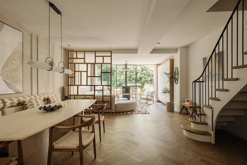 Spacious design house near museum district - Image 1