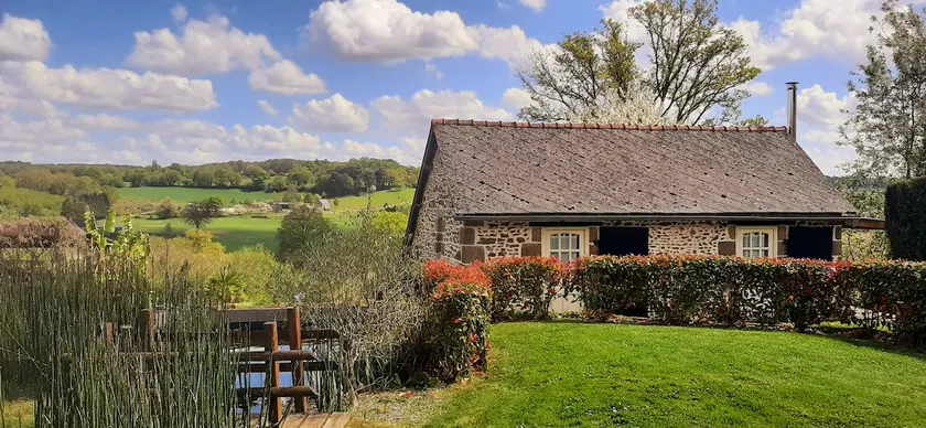 Cottage in the countryside - Image 1