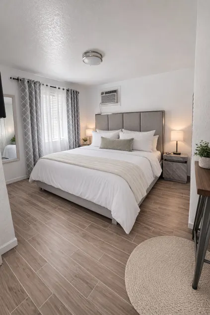 Upscale King Suite • 3 Min to Universal - Image 1