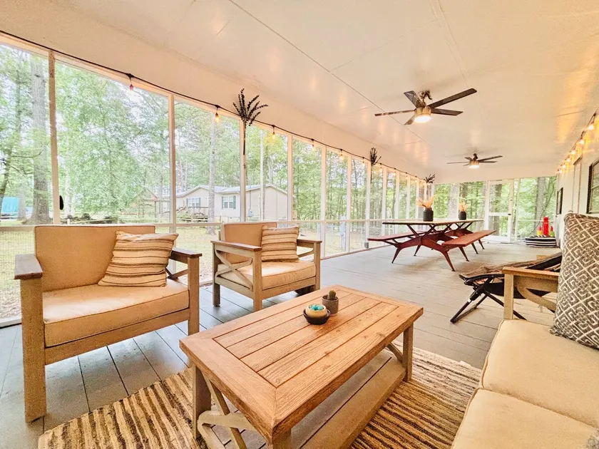 Family Friendly Lake Front Property - Image 1