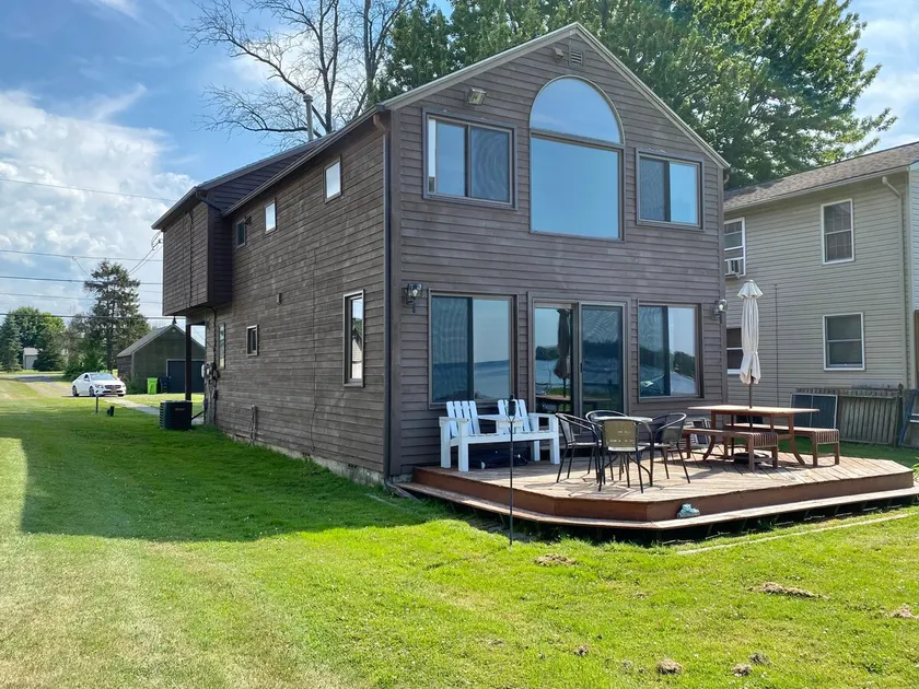 Waterfront 3bdrm 2.5bth on Oneida lake South Shore - Image 1