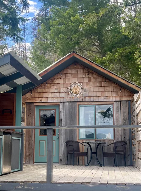 ***Canim Lake-Side Getaway*** - Image 1