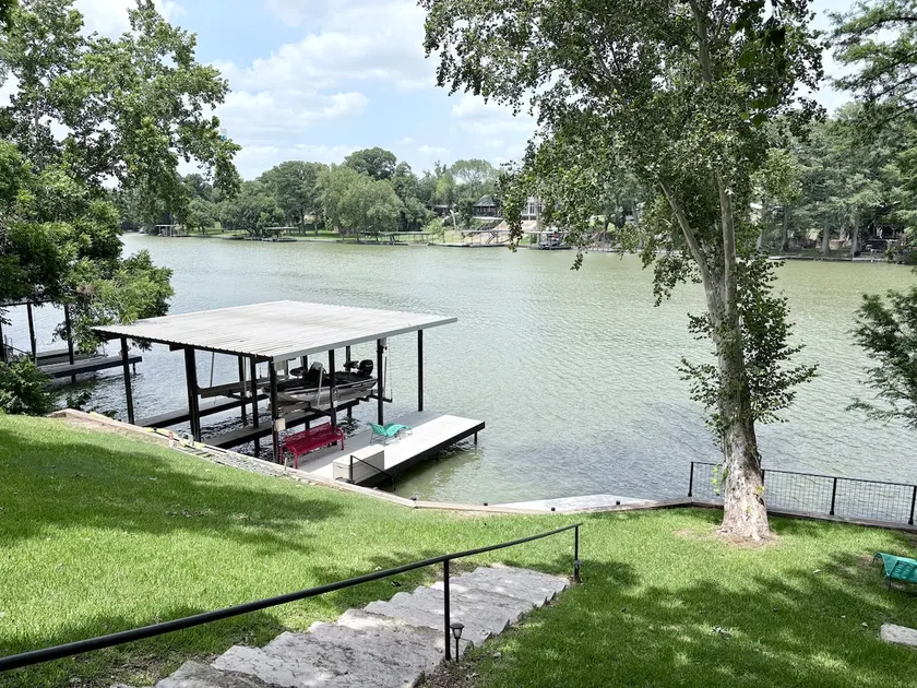 Lakefront Getaway with Kayaks, Fishing & King Bed - Image 1