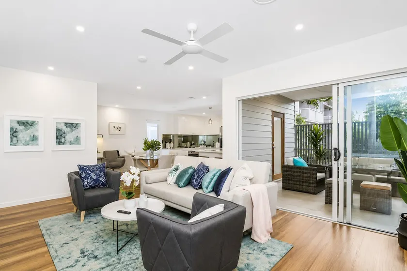 Casa a schiera nuova di zecca 3bdm a Auchenflower, vicino a Brisbane CBD 9 posti letto - Image 1