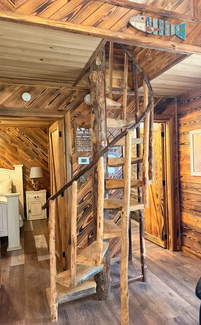 Little cabin on the smith lake - Image 1