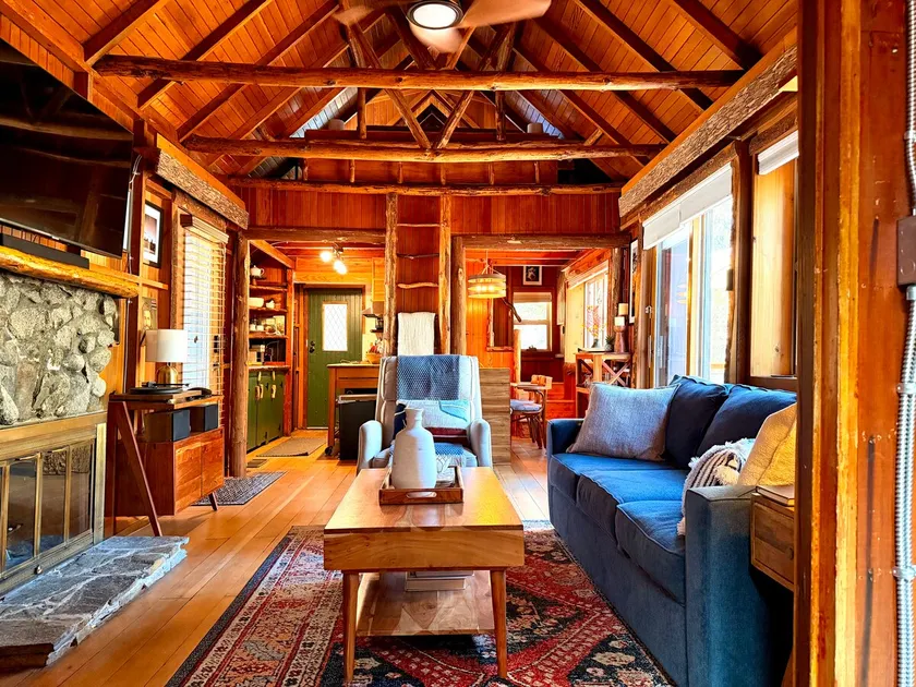 Charming Cabin Retreat-5 Minutes from Town-Dogs OK! - Image 1