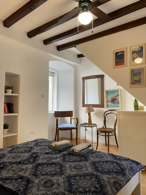 Cres, private room with terrace - Image 1