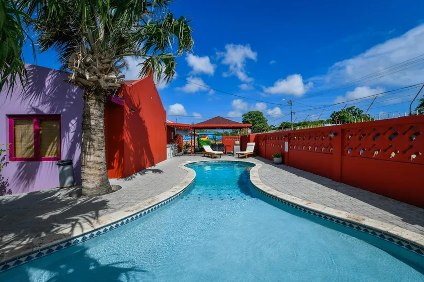 Cadushi Apartments - Image 1