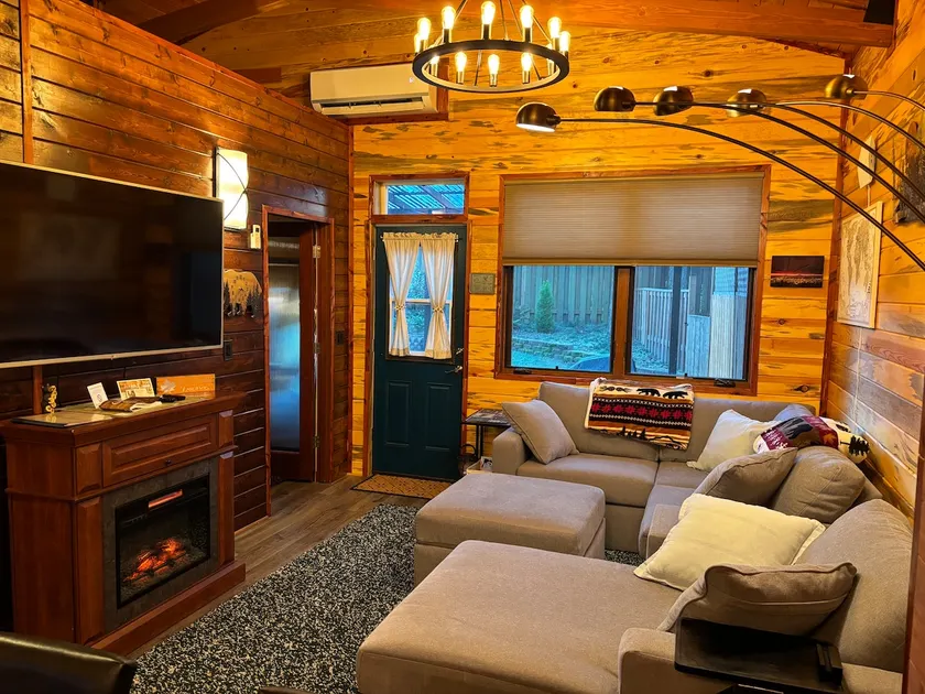 Bear Lodge - Heart of Wine Country - Image 1