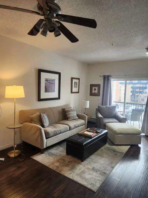 Walking distance to Saddledome, 17th ave and Tower - Image 1