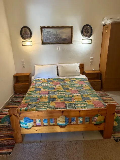 1-bedroom Holiday Apartment with BBQ and Garden - Image 1