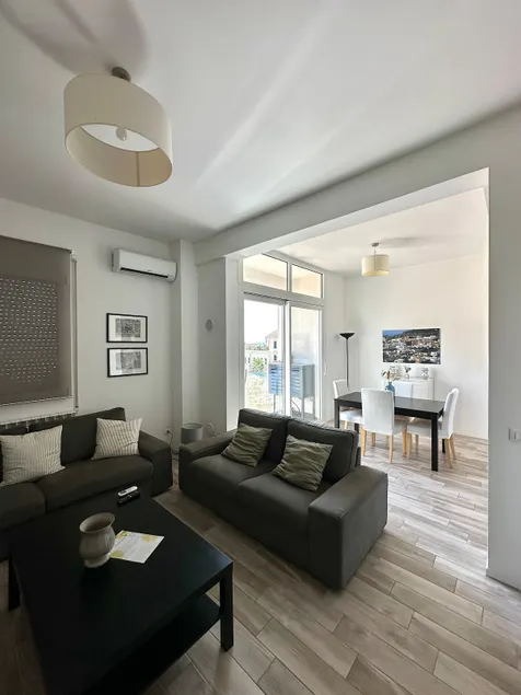 Crispi 89 - Sea view apartment - Image 1