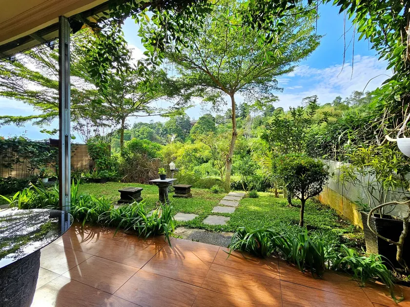 The Wiltshire Dago Pakar - Hillside Villa MAX 12 ORANG - Image 1