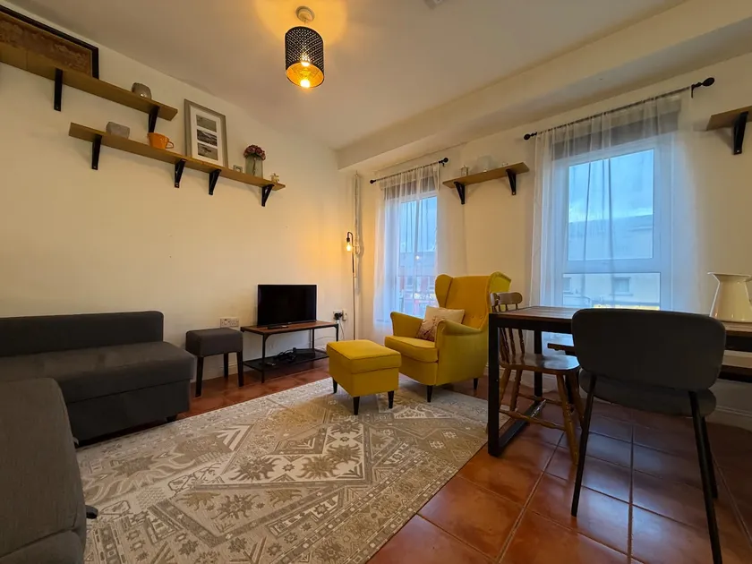 Escape to the Sea, cozy home in prime location - Image 1