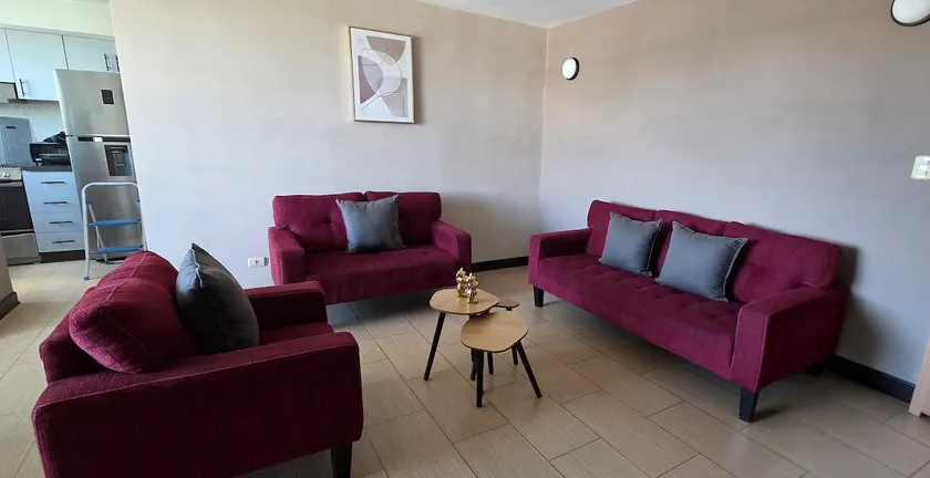 Modern 117sqm 3BR/3BA: 10 Mins to Business Hub - Image 1