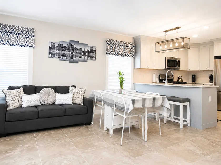 Stylish 3-BR Near MetLife, American Dream & NYC - Image 1