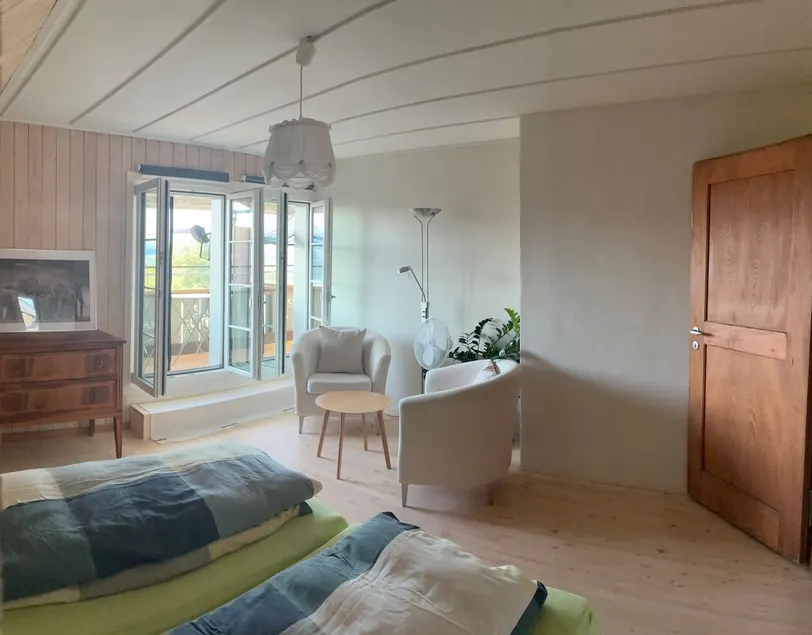 3.5 rooms/90 m2, close to town, natural garden, central - Image 1
