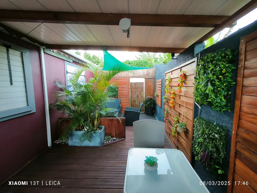 NICE renovated 2-room apartment with terrace - Image 1