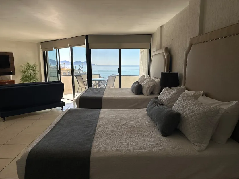 Beachfront condominium 608 - Image 1
