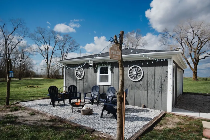 Rustic Barn Retreat - Image 1