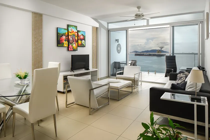 PANAMA CANAL & PANAMA CITY - FULL OCEANFRONT APARTMENT - Image 1