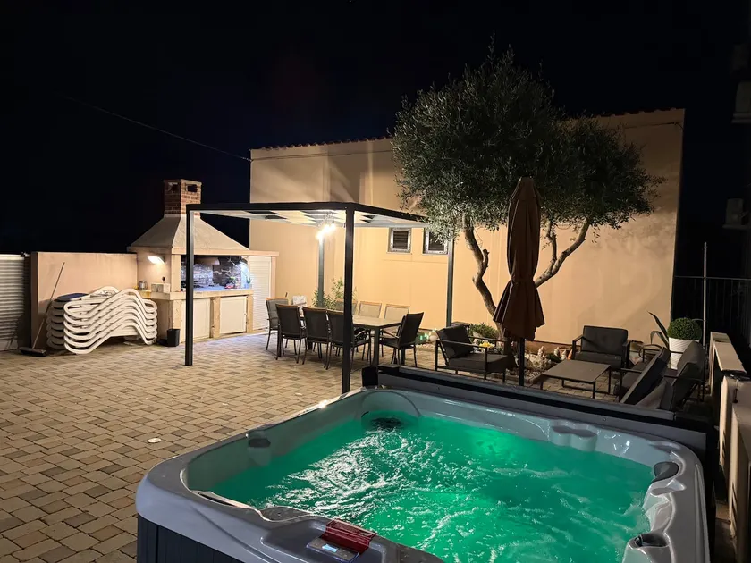 Villa Jurisic, very close to the sea, privacy ... - Image 1