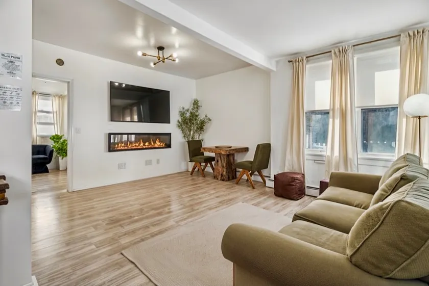Stylish APT, 5 min to NYC train,23 min to Met Life - Image 1