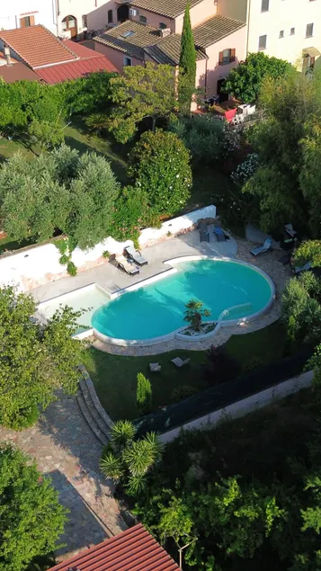 Vacation home with pool and hot tub - Image 1