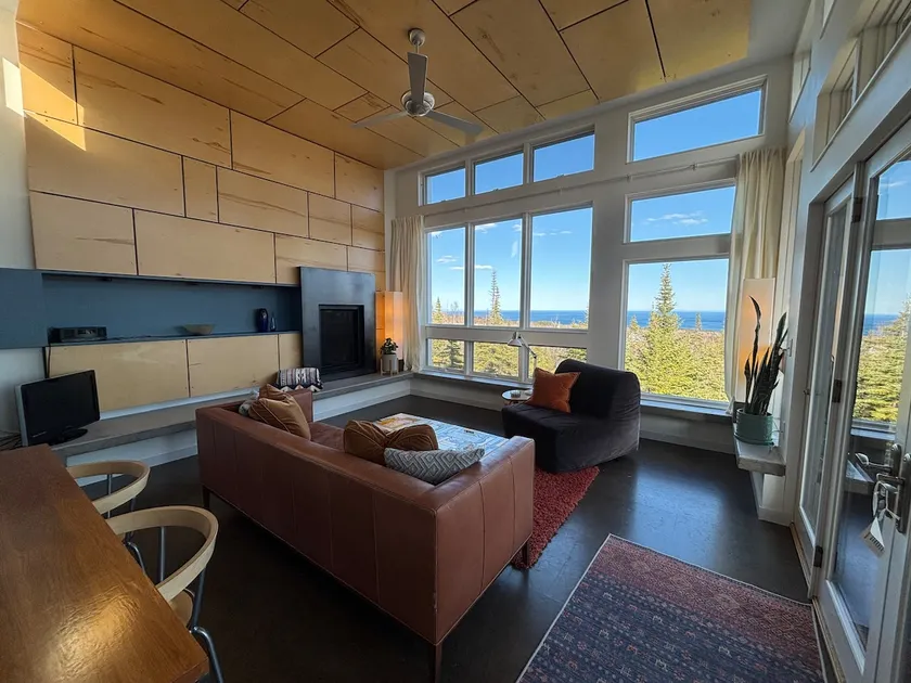 Lookout Over Lake Superior, Sleeps 4 - Image 1