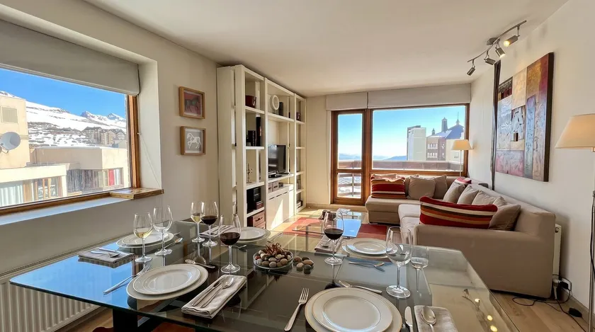 Spectacular refuge in La Parva - Image 1