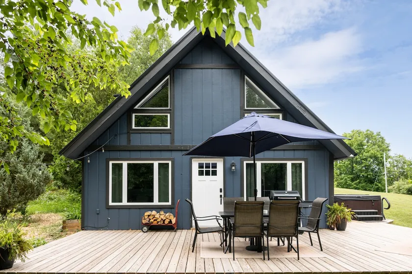 Peak O' Leelanau-Scenic and Relaxing Retreat in TC - Image 1