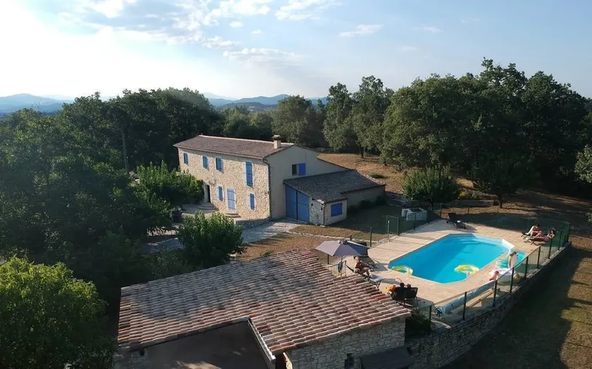 Villa élégante à Méjannes-lès-Alès avec piscine privée - Image 1