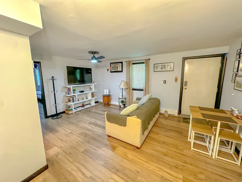 Private 1BR Ground-Level Gem Near Transit! - Image 1