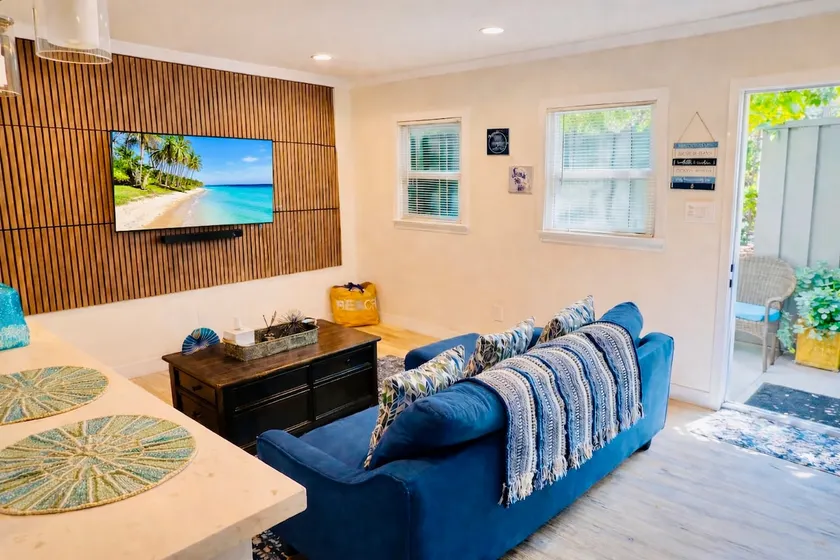 Close to SoFi | Near LAX & Beach | Full Guesthouse - Image 1