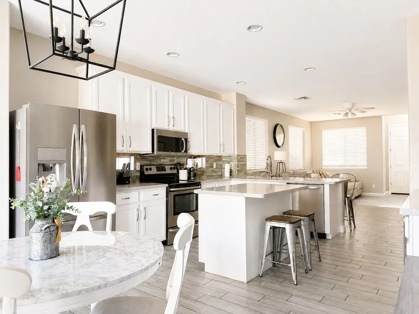 “Dew Drop Inn” | Modern Remodel+Amenities+Loft! - Image 1