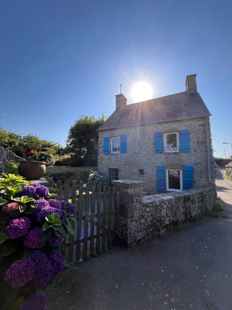 Fishermen's house, close to Port Racine - Image 1