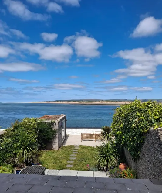 18th Century Cottage On Waterfront, Panoramic Sea Views, Courtyard Garden - Image 1