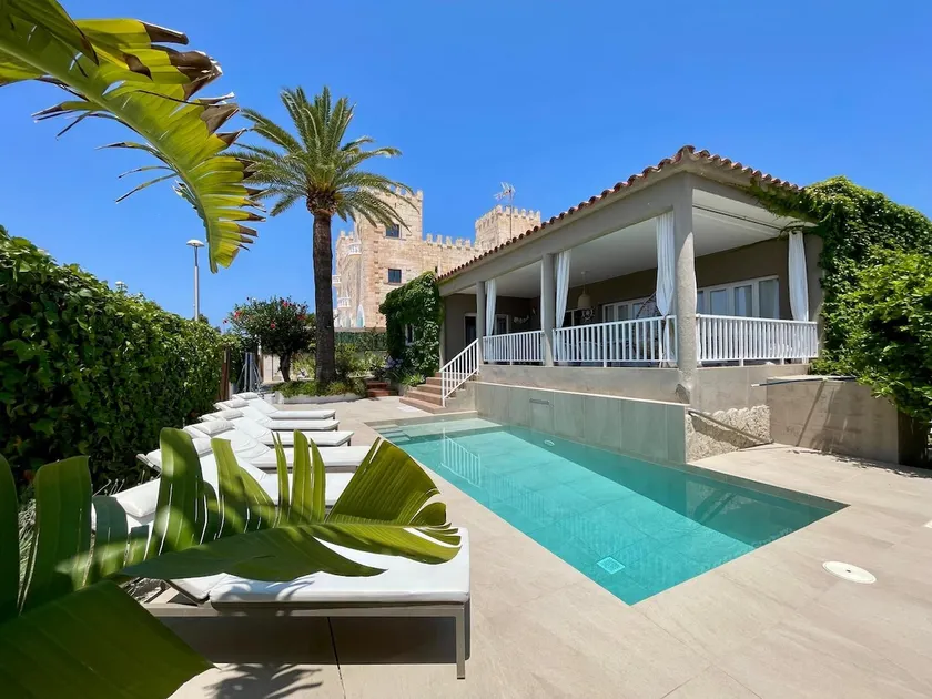 Spectacular villa, ideal for families or groups - Image 1