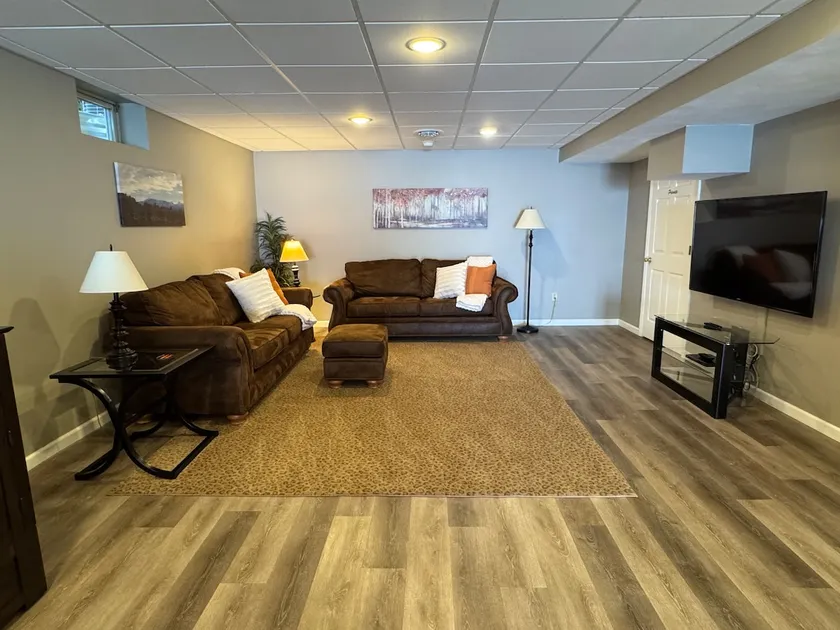 Lakefront Apartment with private patio! - Image 1