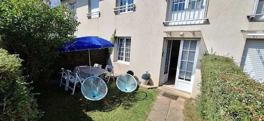Normandy vacation, 2 bedrooms with garden and parking - Image 1